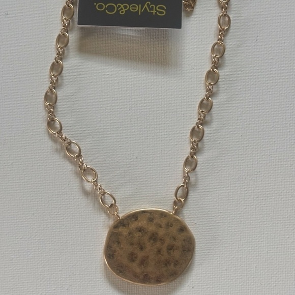 Vintage Style Gold Coin Medallion Necklace - Picture 2 of 3